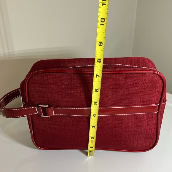 Makeup Bag Red Pattern Vinyl Zipper with Handle Estée Lauder Preloved Gently - Picture 7 of 9